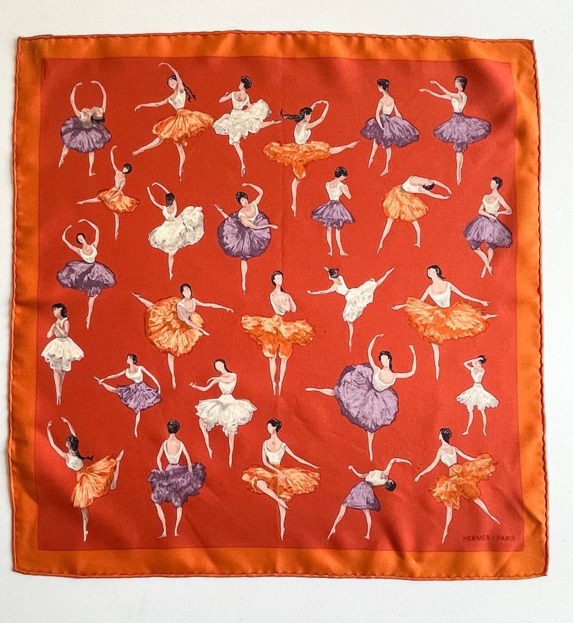 Нашла для вас редкий винтажный шелковый Hermes  «La Danse»