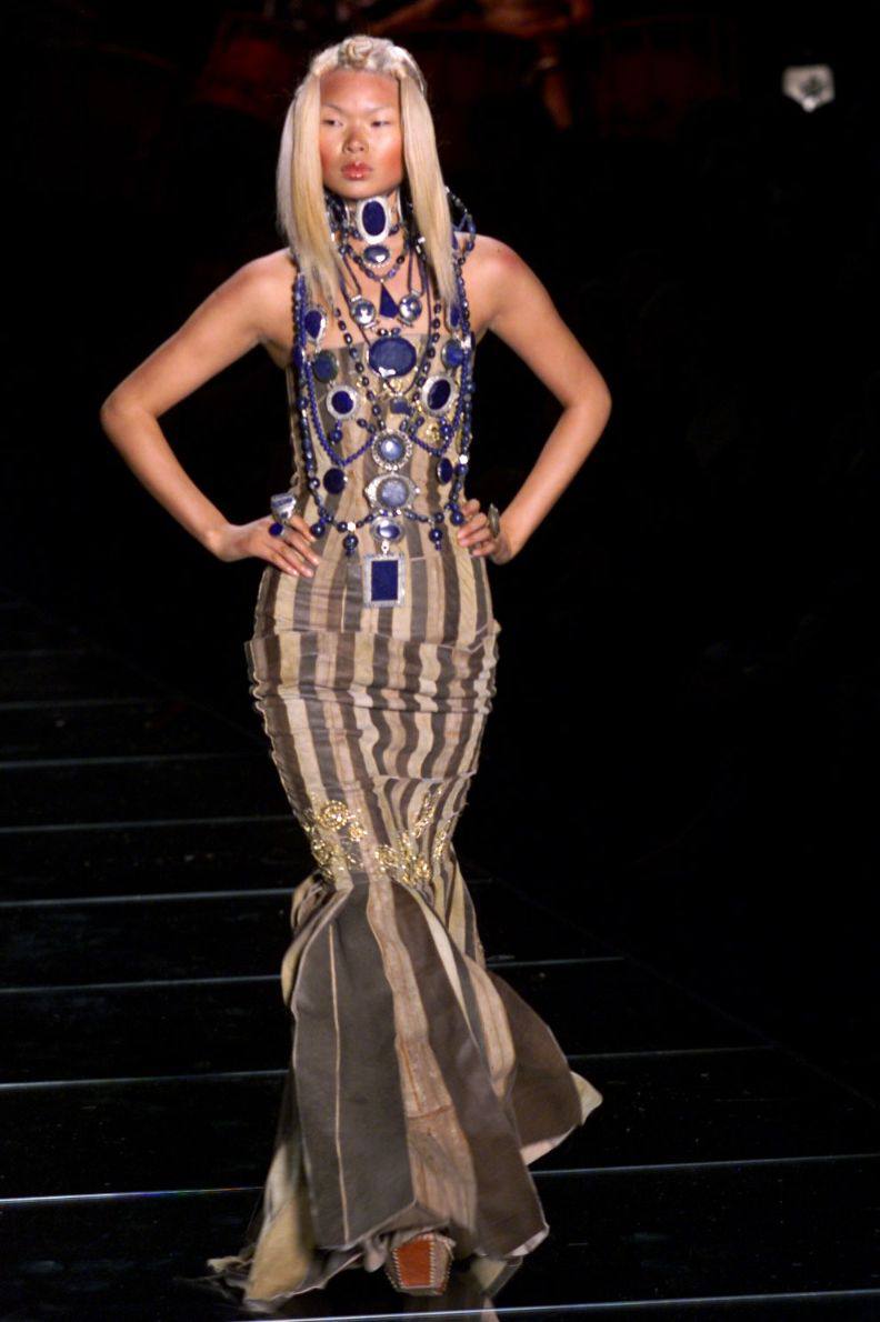 Русская коллекция Dior Haute Couture 2002 года