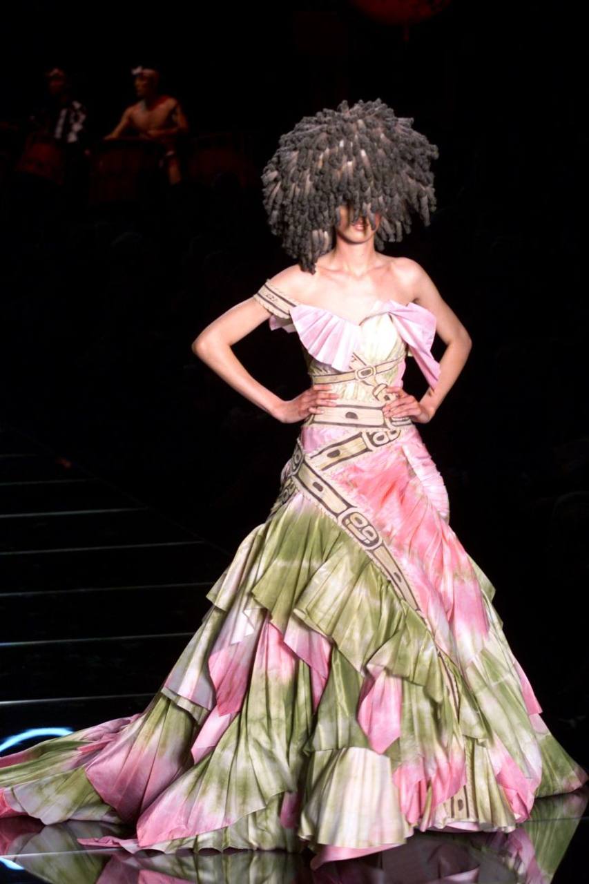 Русская коллекция Dior Haute Couture 2002 года