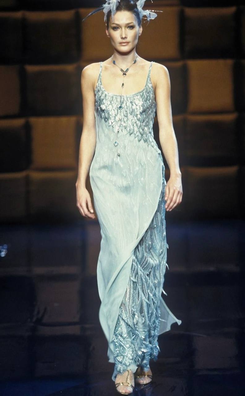 Архивные показы Oscar de la Renta Chloe Chanel Valentino