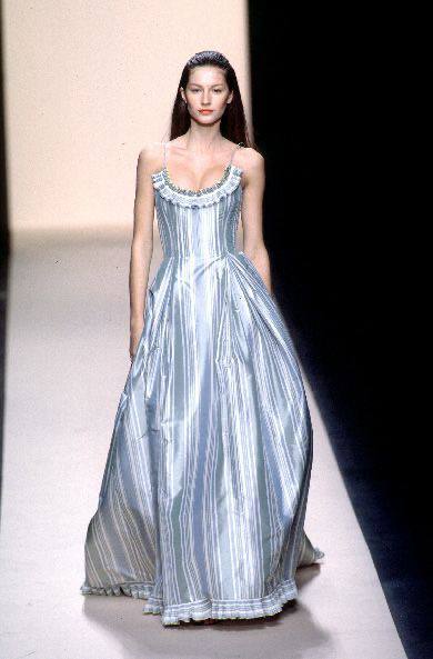 Архивные показы Oscar de la Renta Chloe Chanel Valentino
