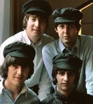 Флорентийская шляпная марка Superduper выпустила лимитированную серию фуражек The Beatles Help