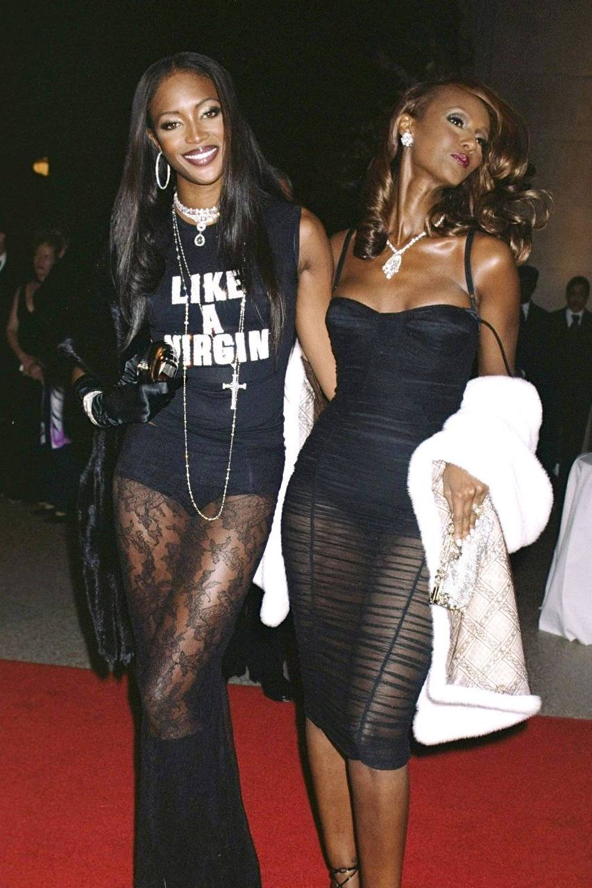 Dolce & Gabbana SS 2001 и возвращение Y2K