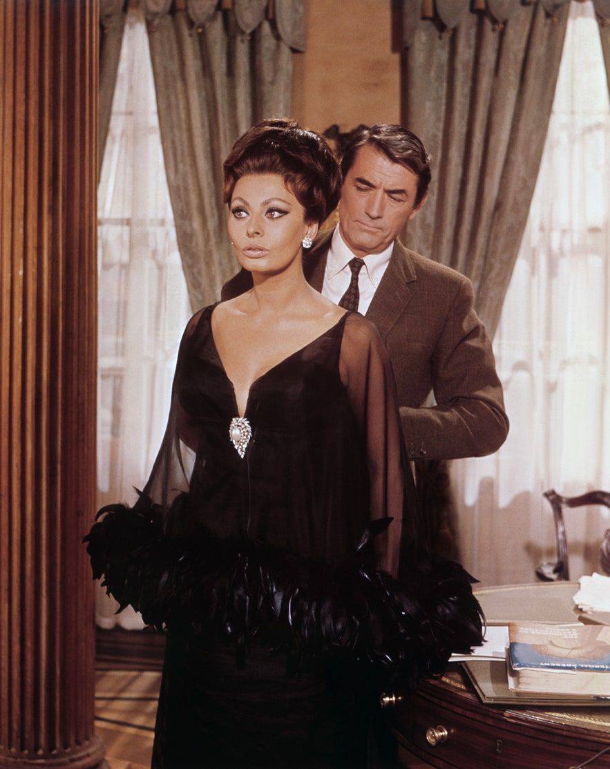 Костюмы Dior и Yves Saint Laurent в фильме «Арабеска»