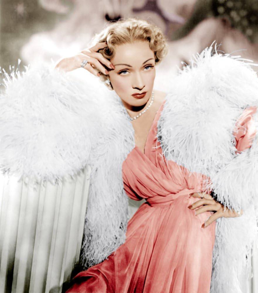 Лука Гуаданьино в футболке No Dior No Dietrich