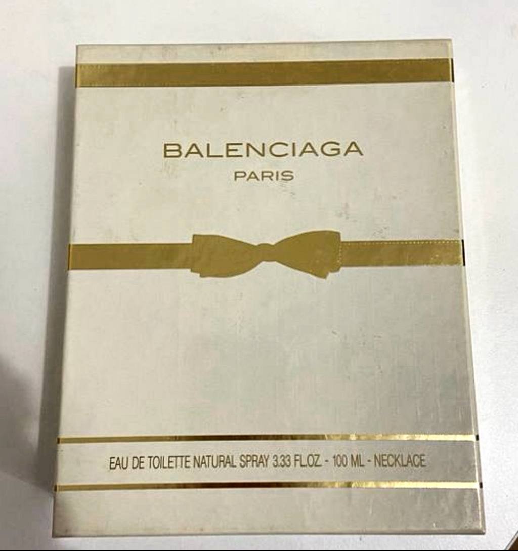 Увидела у Алексея Сухарева пост про парфюм Balenciaga и о том